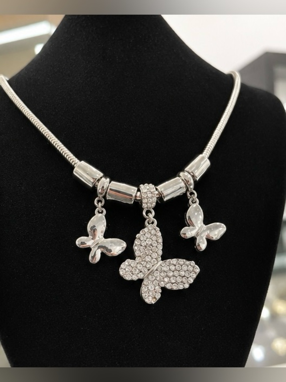 🦋Silver Tone Butterfly Charm Necklace | Rhinestone Butterfly Pendant🩶